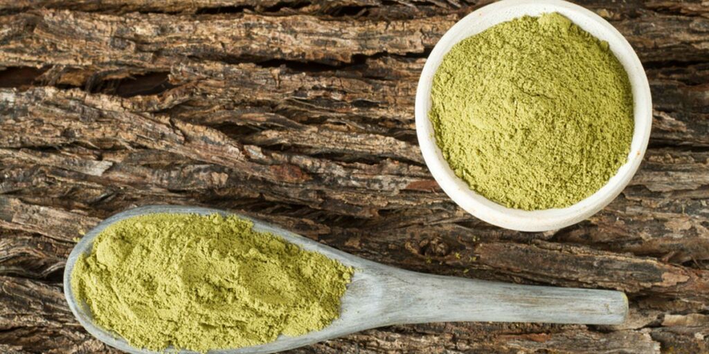Moringa powder on wood